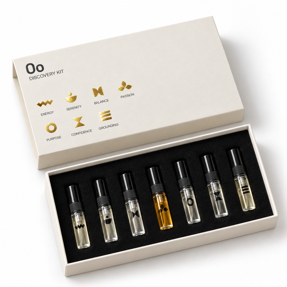 The Oo Discovery Kit open, seven 3 ml vials in a black tray